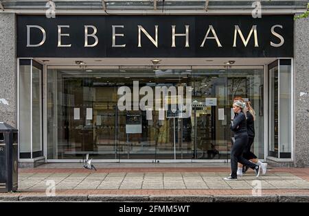 Belfast, Royaume-Uni. 09e mai 2021. Les clients ont vu passer le magasin Debenhams. (Photo de M. Mc Nerney/SOPA Images/Sipa USA) crédit: SIPA USA/Alay Live News Banque D'Images