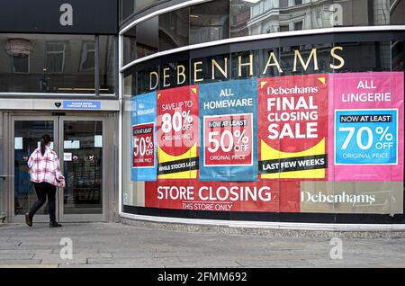 Belfast, Antrim, Royaume-Uni. 9 mai 2021. Un client mystère est entré dans le magasin Debenhams. Crédit : Michael Mcnerney/SOPA Images/ZUMA Wire/Alay Live News Banque D'Images