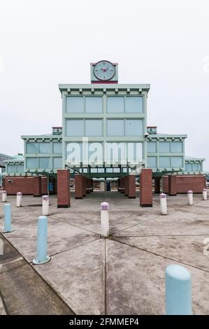 Auburn Transit Station Plaza près de la gare ferroviaire d'Auburn, Washington. Banque D'Images