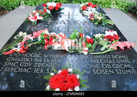 Maria Pilsudska, tombe de la mère de Jozef Pilsudski avec le coeur de Jozef Pilsudski (UNE mère et le coeur de son fils) sur le cimetière de guerre polonais à Rasos Ceme Banque D'Images
