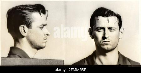 1952 , USA : Chicago police photo mug tourné en 1952 de raciste JAMES EARL RAY ( 1928 - 1998 ), âgé de 40 ans, suspecté tueur de leader afro-américain pour les droits civils MARTIN LUTHER KING Jr ( 1929 - 1968 ) le jour 4 avril 1968 . Alias ERIC STARVO GALT , est sollicité par le FBI depuis le 23 avril 1967 , lorsqu'il s'est échappé de la prison d'État du Missouri. Ray a purgé une peine de deux ans dans la prison d'État de Joliet ( Illinois ) pour vol à main armée à Chicago en 1952 . Photographe inconnu .- Movimento diritti civili - Gente di Colore - AFRO-AMERICANI - Afro Americani - Impegno POLITHO - DIRITTI CIVILI - ANTISE Banque D'Images