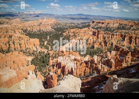 Les roches rouges de Hoodoos à Inspiration Point Bryce Canyon National Park, Utah Banque D'Images