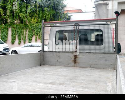Vider le coffre ouvert de la voiture Banque D'Images