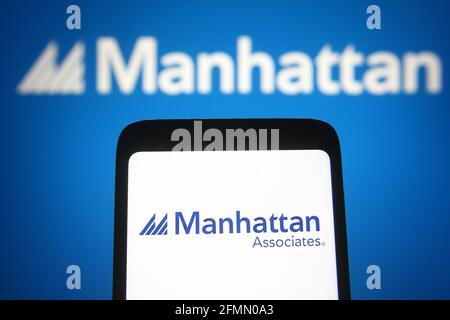 Ukraine. 10 mai 2021. Dans cette illustration, le logo Manhattan Associates est visible sur un smartphone et un écran de pc. (Photo de Pavlo Gonchar/SOPA Images/Sipa USA) crédit: SIPA USA/Alay Live News Banque D'Images