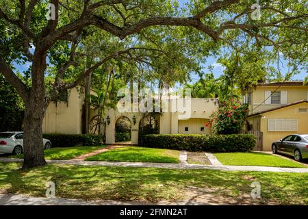 Photo d'une maison de luxe sur l'île de la Gorce à Miami Beach Florida USA Banque D'Images