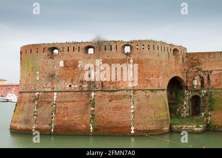 Fortezza Vecchia à Livourne, sur la mer Ligurienne, sur la côte ouest de la Toscane, en Italie Banque D'Images