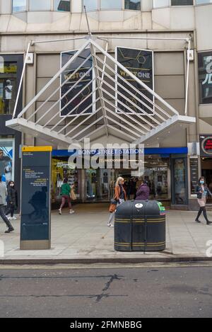 L'entrée d'Oxford Street à la station de métro Bond Street, Londres, Angleterre, Royaume-Uni Banque D'Images