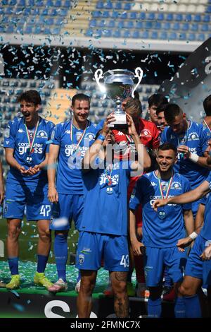 Empoli, Italie. 10 2021 mai, Dimitris Nikolaou (Empoli) pendant le match italien 'erie B entre Empoli 2-1 Lecce au stade Carlo Castellani le 10 mai 2021 à Empoli, Italie. Credit: Maurizio Borsari/AFLO/Alay Live News Banque D'Images