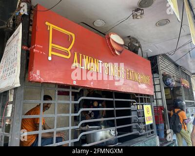 KOLKATA, INDE - 09 janvier 2021 : panneau de la maison de Balwant Singh à Bhowanipore célèbre pour Dudh cola Banque D'Images