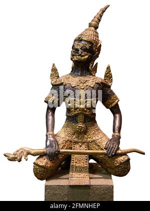 Statue en bronze hanuman isolée sur blanc. Hanuman est assis dans la posture du lotus avec mace Banque D'Images