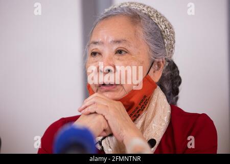 Tran français-vietnamien à Nga, 79 ans, donne une conférence de presse au siège de l'Union générale des Vietnamiens de France, à Paris, le 11 mai 2021, Un jour après son échec dans sa tentative de poursuivre Monsanto et d'autres fabricants de l'agent chimique toxique Orange sur son utilisation par les États-Unis comme arme pendant la guerre du Vietnam. TRAN à Nga, né en 1942 dans ce qui était alors français Indochine, a accusé 14 entreprises d'agrochimie de causer des dommages graves à elle et à d'autres en vendant l'agent Orange à l'armée américaine, qui a utilisé l'herbicide à l'effet dévastateur au Vietnam. Mais la cour dans la banlieue parisienne d'Evry, Banque D'Images