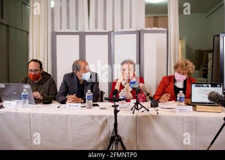 Tran français-vietnamien à Nga, 79 ans, donne une conférence de presse au siège de l'Union générale des Vietnamiens de France, à Paris, le 11 mai 2021, Un jour après son échec dans sa tentative de poursuivre Monsanto et d'autres fabricants de l'agent chimique toxique Orange sur son utilisation par les États-Unis comme arme pendant la guerre du Vietnam. TRAN à Nga, né en 1942 dans ce qui était alors français Indochine, a accusé 14 entreprises d'agrochimie de causer des dommages graves à elle et à d'autres en vendant l'agent Orange à l'armée américaine, qui a utilisé l'herbicide à l'effet dévastateur au Vietnam. Mais la cour dans la banlieue parisienne d'Evry, Banque D'Images