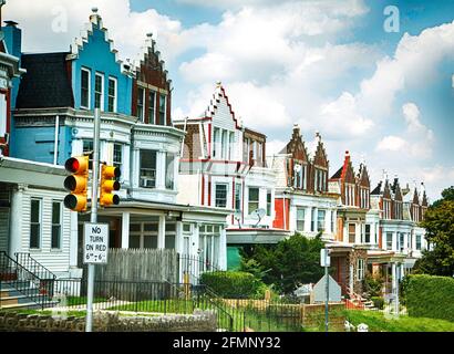 Maisons en rangée colorées à Philadelphie, Pennsylvanie, États-Unis Banque D'Images