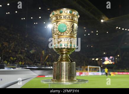 Dortmund, Allemagne. 05th Feb, 2019. Firo: Soccer, saison 2018/2019 DFB-Pokal, coupe, 05.02.2019 BVB Borussia Dortmund - SV Werder Bremen, Feature, général, arrière-plan, Backer, Trophae, Cut Out | usage dans le monde crédit: dpa/Alamy Live News Banque D'Images