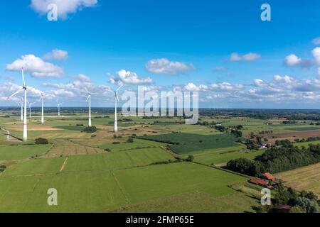 Vue aérienne avec parc éolien, Arle, Basse-Saxe, Allemagne, Europe Banque D'Images
