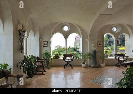 L'entrée principale de l'hôtel Villa Cimbrone où se trouve la conciergerie. Ravello, côte amalfitaine, Campanie, Italie. Banque D'Images