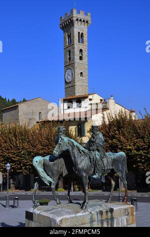 Tour du clocher, cathédrale de Fiesole, Toscane, Italie et rencontre de Teano, Fiesole, Italie Banque D'Images