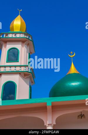 Turquoise et or Mosquée de Thalang Lil Abidin architecture mosquée à Sakhu Phuket Thaïlande. Banque D'Images