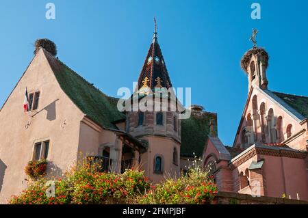 Eguisheim sur la route des vins d'Alsace, classée comme l'un des plus beaux villages de France, Haut-Rhin (68), région du Grand est, France Banque D'Images