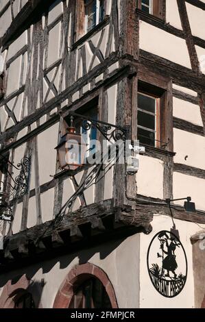 Riquewihr sur la route des vins d'Alsace, classée comme l'un des plus beaux villages de France, Haut-Rhin (68), région du Grand est, France Banque D'Images