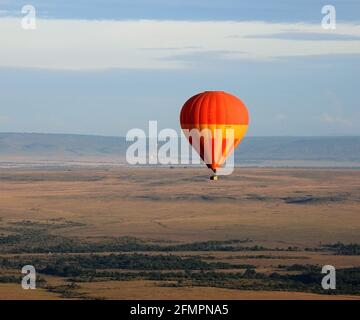 Kenya Afrique ballon à air chaud au-dessus de la Mara Masai Banque D'Images