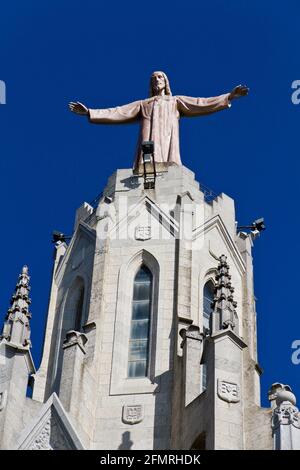 Temple de l'Église catholique de Sagrat Cor en haut de la montagne Tibidabo, Barcelone, Catalogne, Espagne Banque D'Images