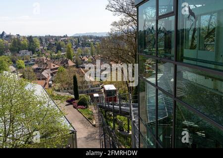 Berne, Suisse - 26 avril 2021 : le funiculaire historique de Marzili-Berne dans la vieille ville de la capitale suisse Banque D'Images