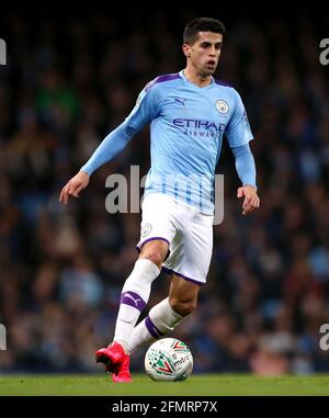 Photo du dossier datée du 29-01-2020 de Joao Cancelo de Manchester City pendant la demi-finale de la Carabao Cup, deuxième match de la jambe au Etihad Stadium, Manchester. Date de publication : le mardi 11 mai 2021. Banque D'Images