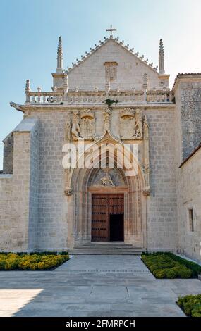 Façade de l'entrée de l'église de la Chartreuse de Miraflores, Burgos, Espagne Banque D'Images