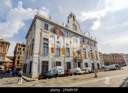 Genova, Italie - 27 septembre 2015 : Palais de Saint-Georges, également connu sous le nom de Palazzo delle compere di San Giorgio, situé sur la Piazza Caricamento Banque D'Images