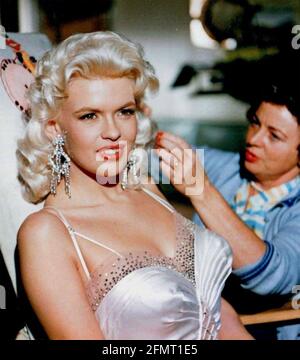 JAYNE MANSFIELD (1933-1967) actrice américaine vers 1957.. Photo: StarPix Banque D'Images