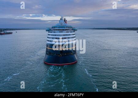 Le bateau de croisière magique de Disney arrivant à Southampton est vide en raison du coronavirus pandémique. Disney Magic est le premier bateau de croisière appartenant à Walt Disney Banque D'Images