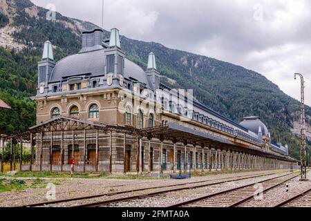 Canfranc, Espagne - 30 août 2017 : gare abandonnée de Canfranc Huesca Espagne Banque D'Images