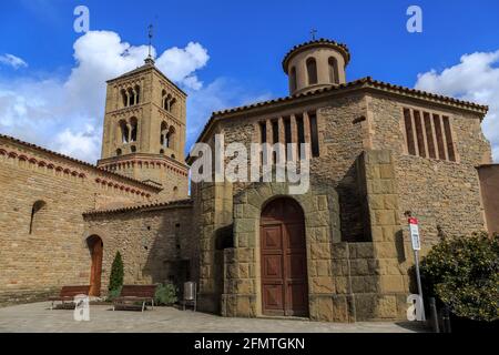 Église romane de Santa Eugenia de Berga, Catalogne, Espagne. Construit au XIe siècle Banque D'Images