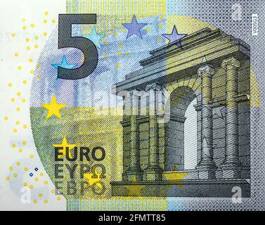 Un gros plan d'un nouveau billet de banque de 5 euros avec Ajout de l'écriture Allemagne V005G3 Banque D'Images