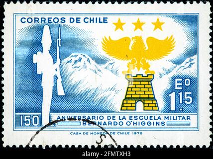 Chili - VERS 1972: Timbre imprimé par le Chili, montre 150e anniversaire de l'école militaire Ambrosio Bernardo O'Higgins, 1er marquis d'Osorno, Royal G. Banque D'Images