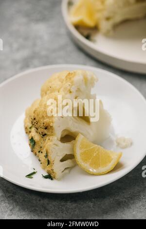 Coin de tête de chou-fleur rôti Banque D'Images