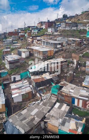 Taudis sur les hauteurs de Ciudad Bolivar du téléphérique, Bogota, Colombie Banque D'Images