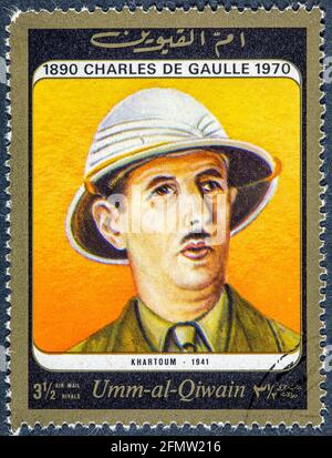 UMM AL-QUWAIN - VERS 1972 : un timbre imprimé dans l'Umm al-Quwain montre Charles de Gaulle, chef du président de la résistance du Franc Banque D'Images