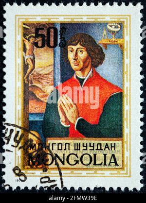 Mongolie - Circa 1973 : timbre imprimé en Mongolie montrant Nicolaus Copernicus - grand astronome vers 1973 Banque D'Images