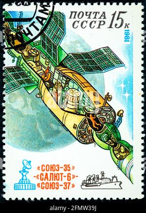 UNION SOVIÉTIQUE - VERS 1981: Un timbre imprimé par l'Union soviétique montre 185 jours dans un espace 09.04-11.10.1980 Popov Ryumin Soyuz-35 Salyut-6 Soyuz-37 port Banque D'Images
