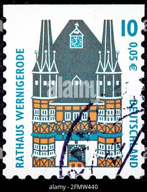 Allemagne - circa 2001 : timbre imprimé en Allemagne, montre l'hôtel de ville Wernigerode, vers 2001 Banque D'Images