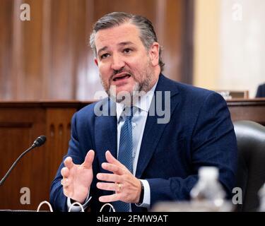 Washington, États-Unis. 11 mai 2021. Le sénateur américain Ted Cruz (R-TX) parle de la Loi pour le peuple lors d'une audience du Comité du Règlement et de l'administration du Sénat. Crédit : SOPA Images Limited/Alamy Live News Banque D'Images