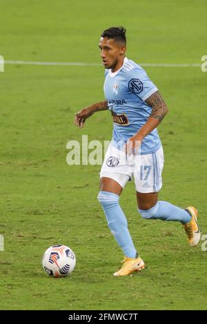 Lima, Pérou. 11 mai 2021. C. Gonzales pendant le match de football de Copa Libertadores entre Sporting Cristal (PER) x Racing (ARG) à l'Estádio Nacional del Peru, à Lima, Pérou. Crédit: SPP Sport presse photo. /Alamy Live News Banque D'Images