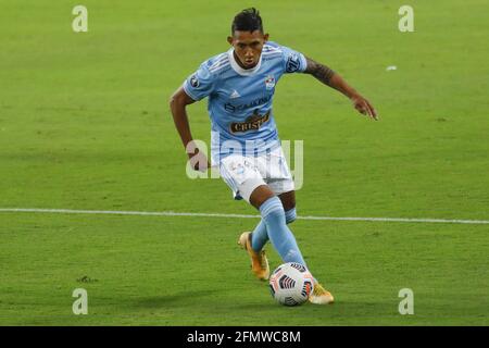 Lima, Pérou. 11 mai 2021. C. Gonzales pendant le match de football de Copa Libertadores entre Sporting Cristal (PER) x Racing (ARG) à l'Estádio Nacional del Peru, à Lima, Pérou. Crédit: SPP Sport presse photo. /Alamy Live News Banque D'Images