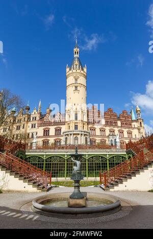 Château de Schwerin Schweriner Schloss Orangerie Parlement Gouvernement Mecklenburg-Vorpommern format portrait En Allemagne repère Banque D'Images