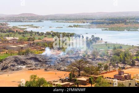 Vue sur Bamako et le fleuve Niger au Mali Banque D'Images