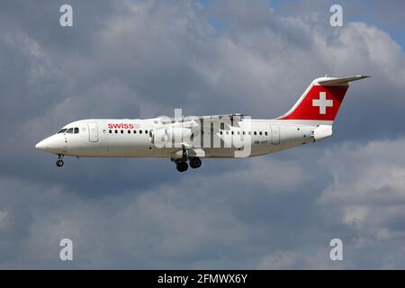 Zurich, Suisse – 29. Juillet 2016: Swiss Air Lines BAE Systems Avro 146-RJ100 à l'aéroport de Zurich (ZRH) en Suisse. Banque D'Images