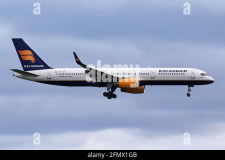 Reykjavik, Islande – 02. Juillet 2017 : Icelandair Boeing 757-200 à l'aéroport Keflavik (KEF) en Islande. Boeing est un fabricant d'avions basé à Seattl Banque D'Images