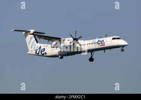 Amsterdam, pays-Bas – 14. Septembre 2016 : Flybe Bombardier DHC-8-400 à l'aéroport d'Amsterdam (AMS) aux pays-Bas. Banque D'Images